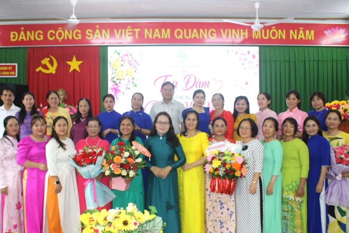 Xã Công Hải tọa đàm kỷ niệm 96 năm Ngày thành lập Hội Liên hiệp Phụ nữ Việt Nam