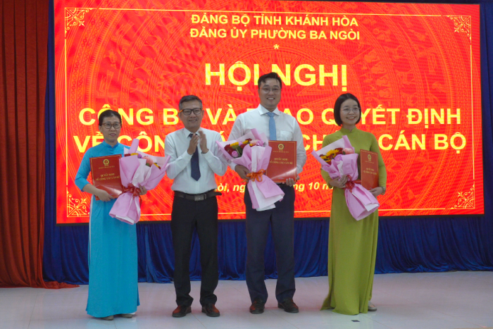 Đảng ủy phường Ba Ngòi công bố các quyết định về tổ chức cơ sở đảng trực thuộc