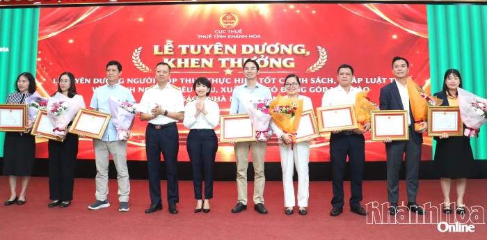 Thuế tỉnh Khánh Hòa tuyên dương người nộp thuế tiêu biểu, xuất sắc năm 2025