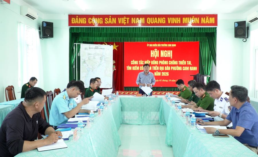 Lãnh đạo phường Cam Ranh quán triệt mục đích, yêu cầu của hội nghị.