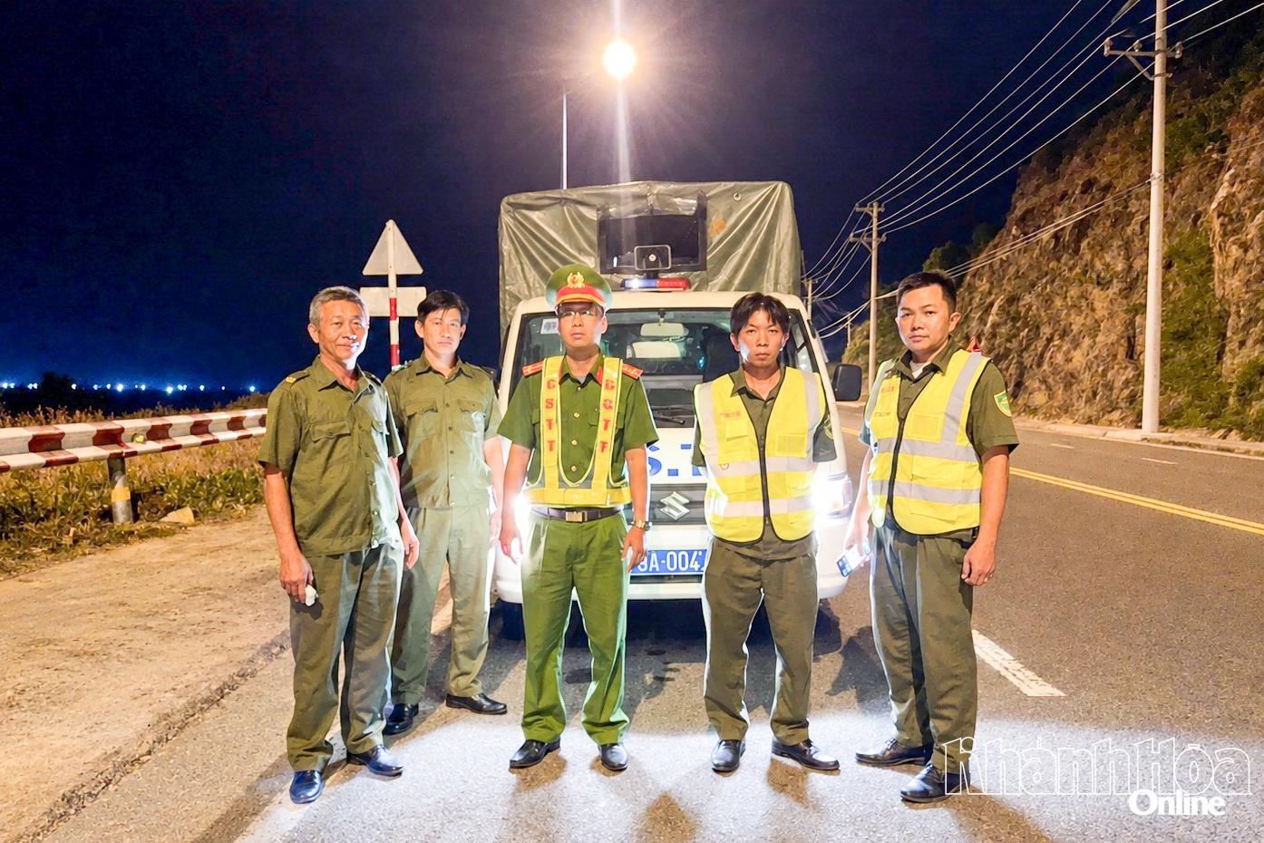 Công an phường Bắc Nha Trang cùng lực lượng an ninh, trật tự ở cơ sở tuần tra kiểm soát địa bàn.