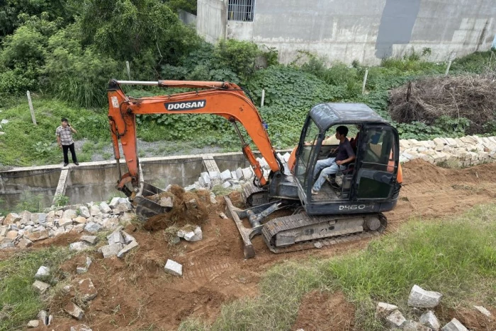 Phường Cam Ranh thực hiện phá dỡ công trình xây dựng trái phép