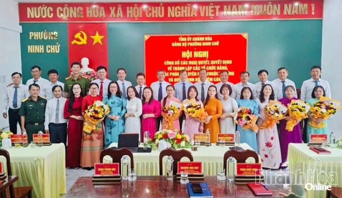 Phường Ninh Chử công bố các nghị quyết, quyết định về thành lập các tổ chức đảng và công tác cán bộ