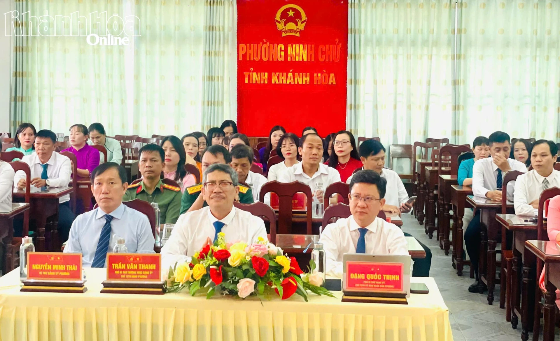 Các đại biểu dự hội nghị.