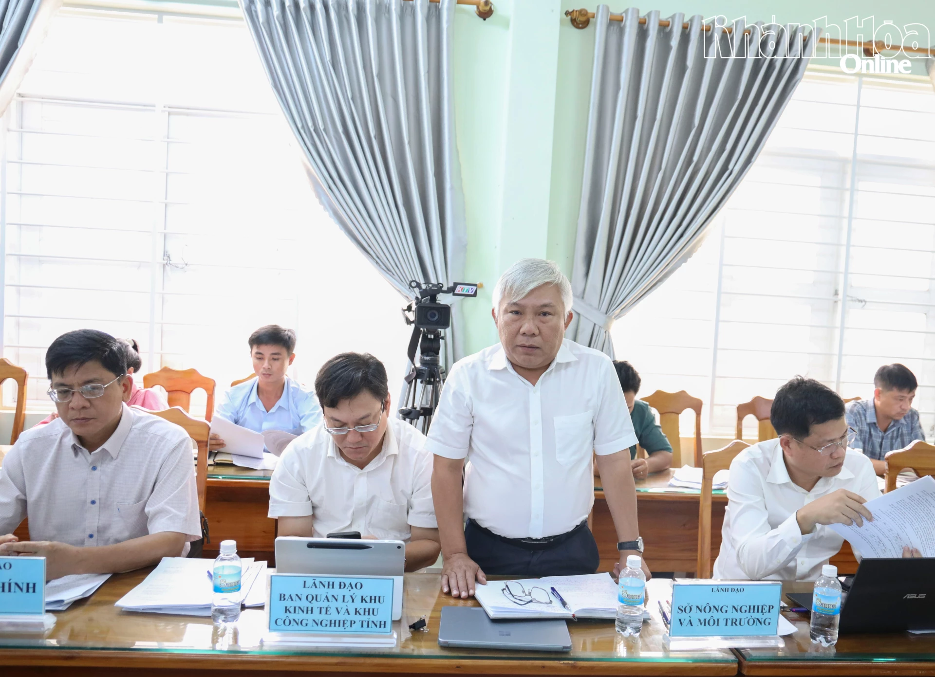Lãnh đạo Sở Nông nghiệp và Môi trường phát biểu tại cuộc giám sát.