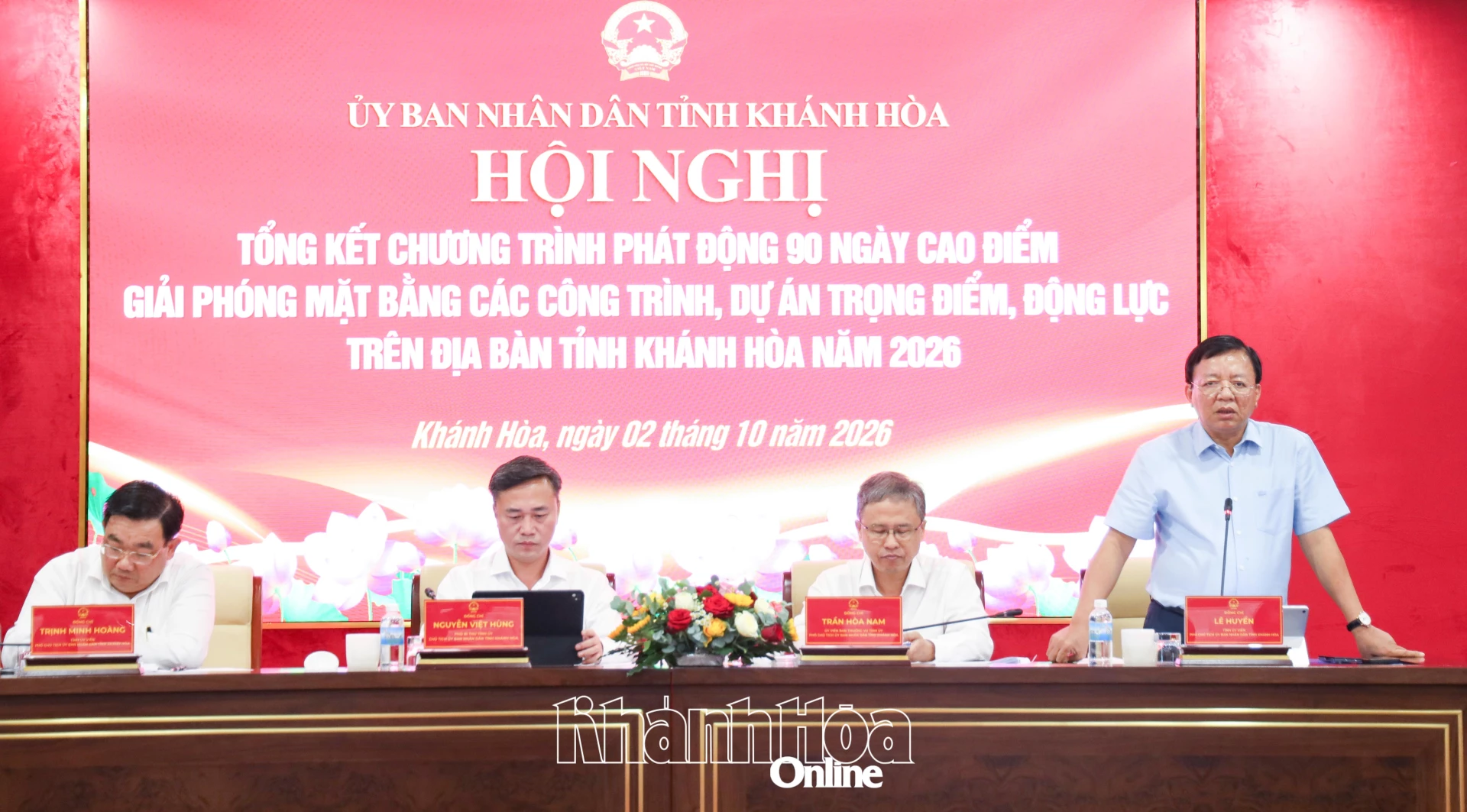 Đồng chí Lê Huyền phát biểu tại hội nghị.