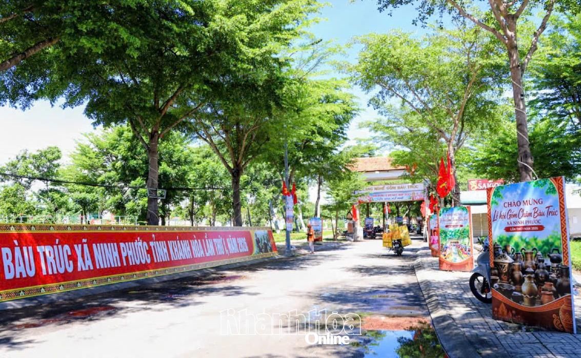 Làng gốm Bàu Trúc được chỉnh trang, trang trí để phục vụ Lễ hội gốm Chăm Bàu Trúc lần thứ I - năm 2026.