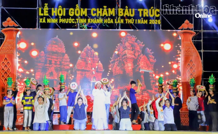 Nhiều hoạt động hấp dẫn tại Lễ hội gốm Chăm Bàu Trúc lần thứ I
