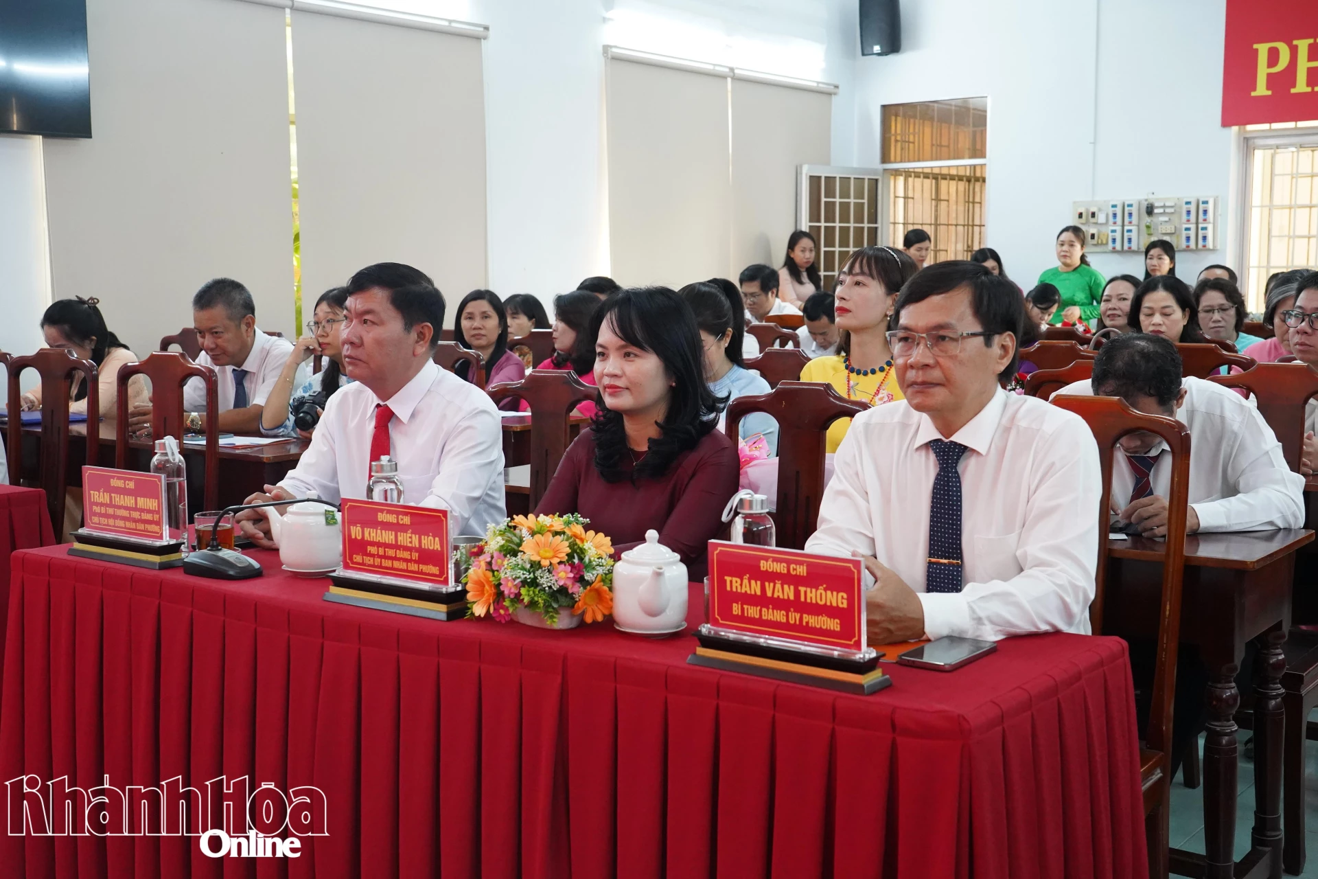 Các đại biểu tham dự hội nghị.