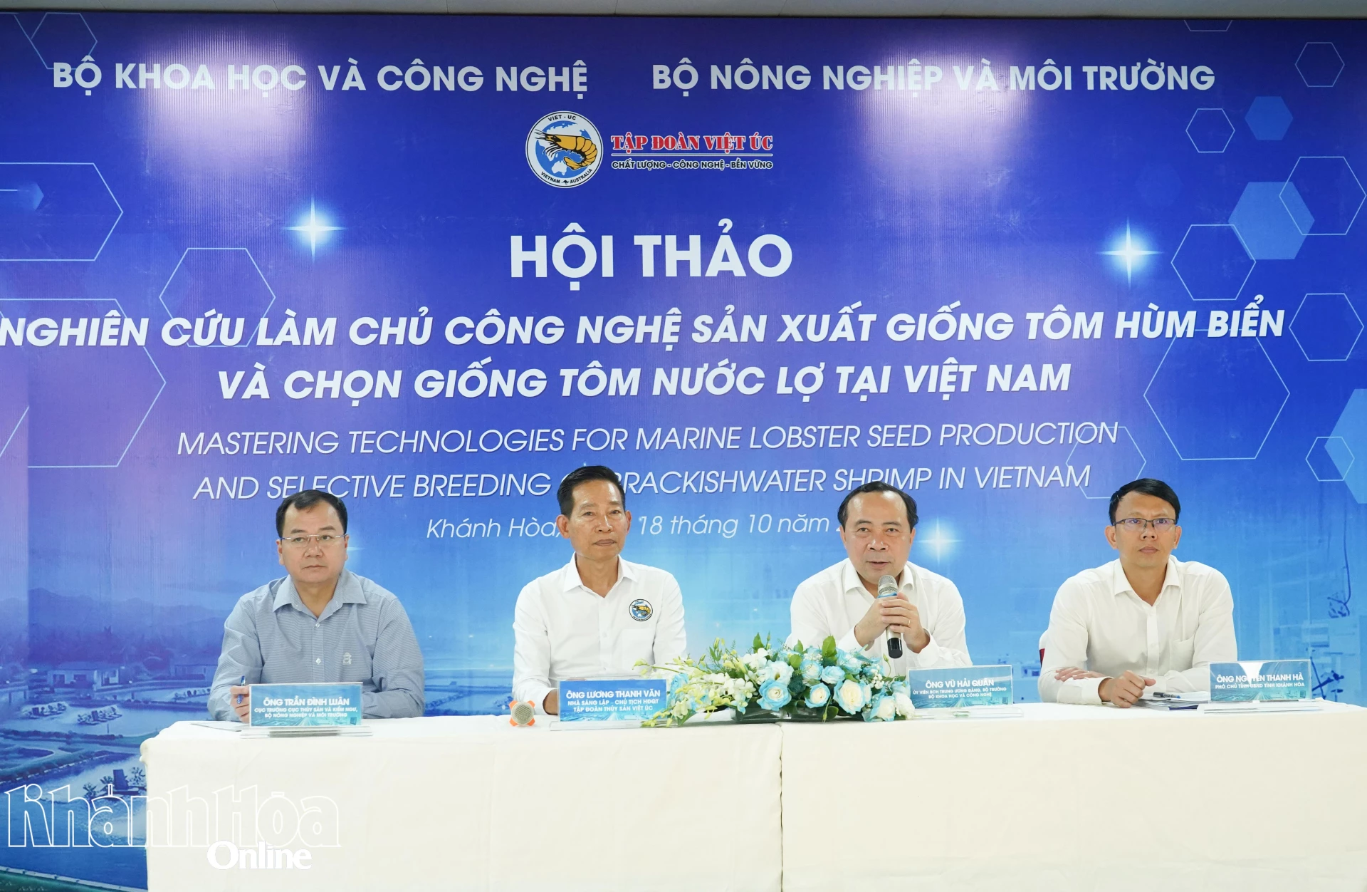 Bộ trưởng Bộ Khoa học và Công nghệ Vũ Hải Quân phát biểu tại hội thảo. 