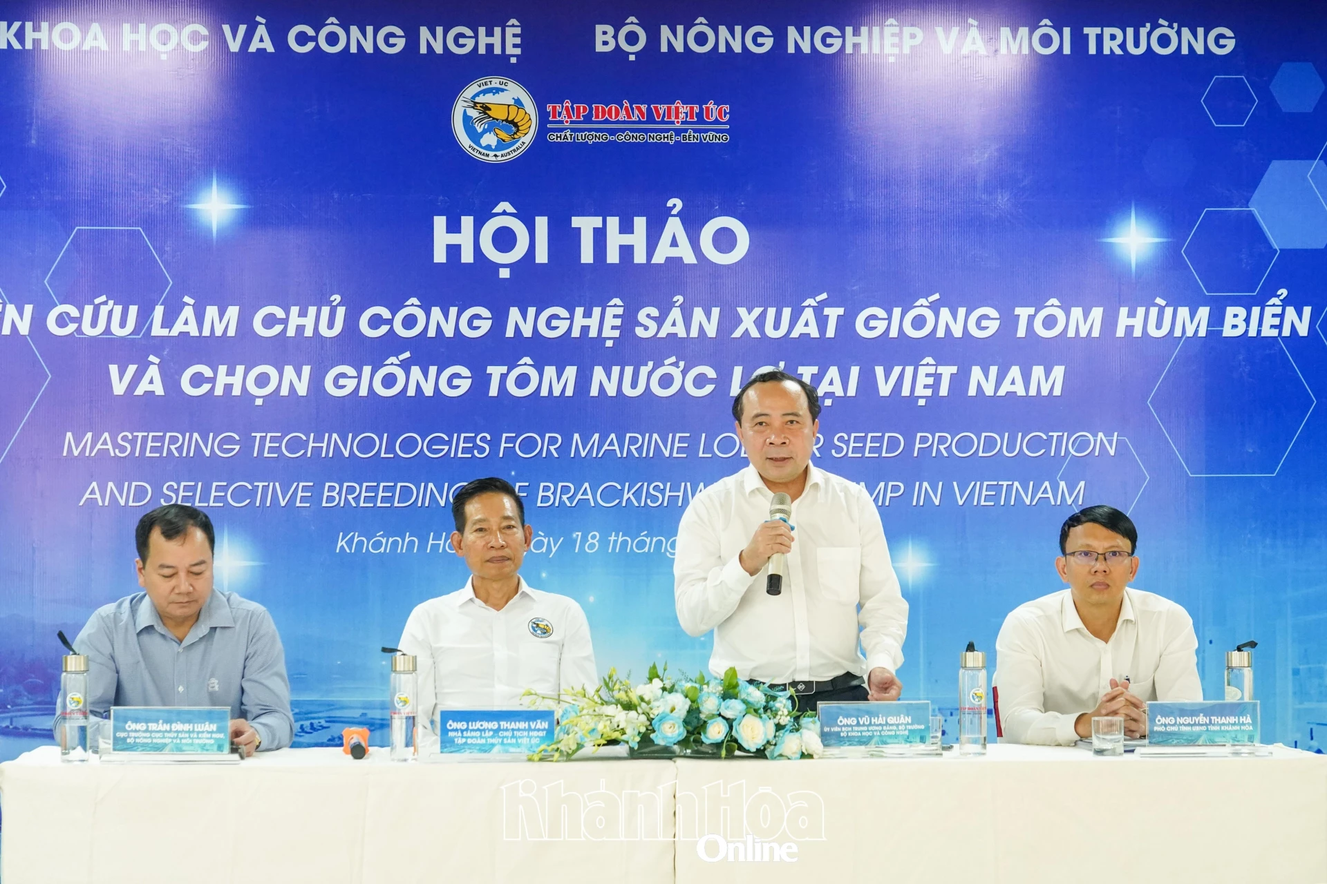 Bộ trưởng Bộ Khoa học và Công nghệ Vũ Hải Quân phát biểu tại hội thảo.