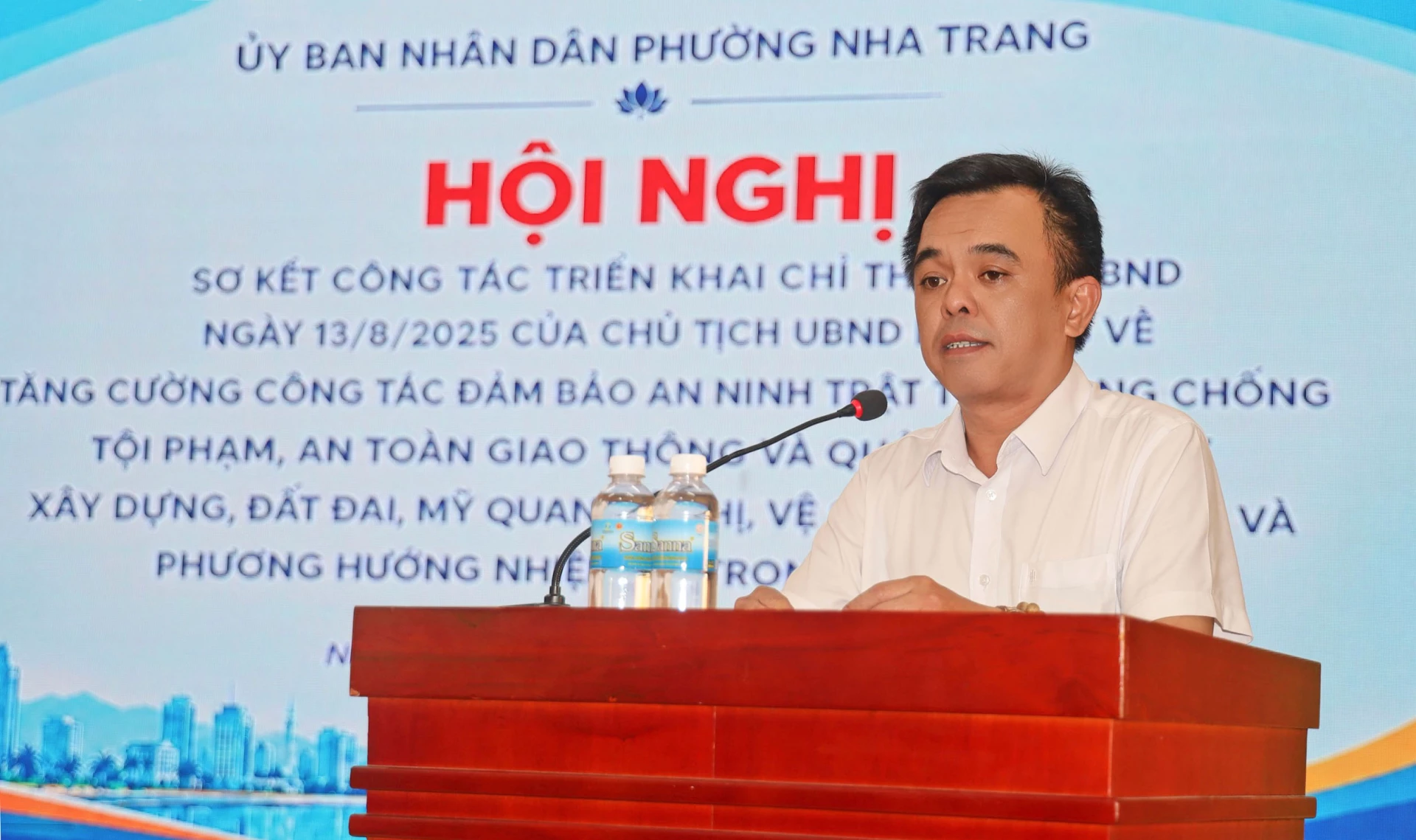 Chủ tịch UBND phường Nguyễn Thanh Sơn phát biểu chỉ đạo.