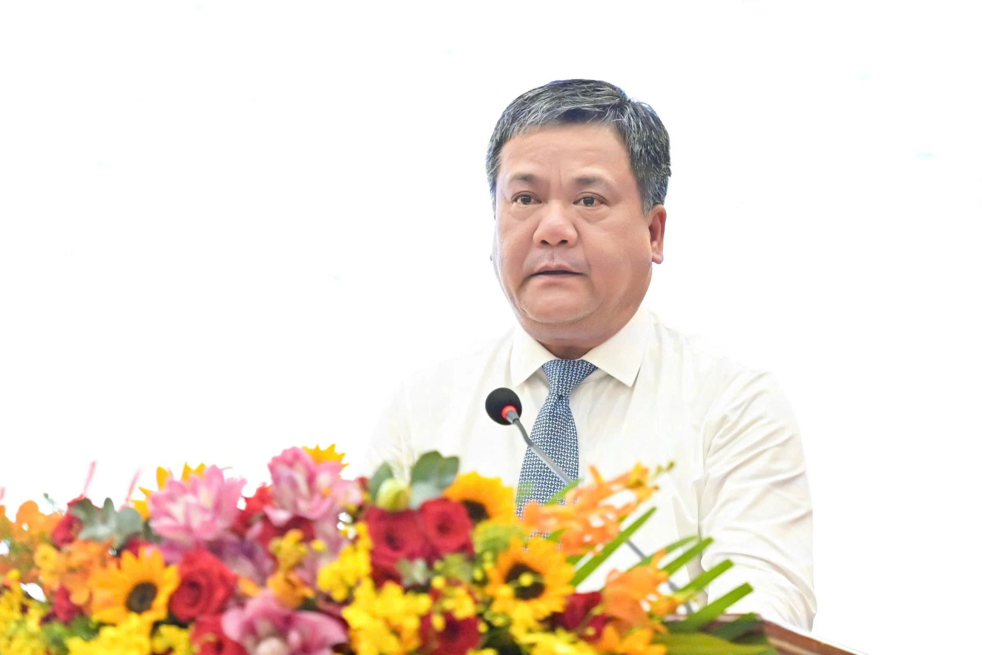 Đồng chí Bí thư Tỉnh ủy Trần Phong phát biểu chào mừng Hội thảo.