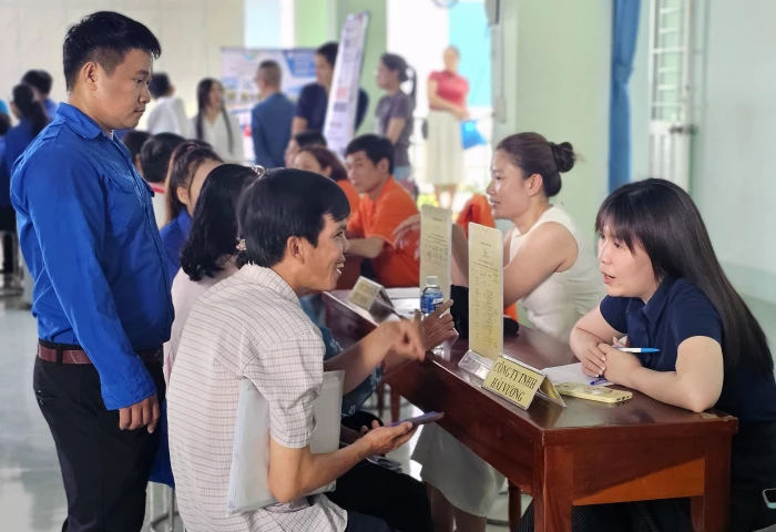 Xã Phước Hữu phối hợp tổ chức tư vấn, kết nối việc làm cho người dân