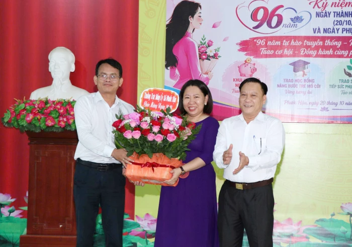 Xã Phước Hậu họp mặt kỷ niệm Ngày thành lập Hội Liên hiệp Phụ nữ Việt Nam