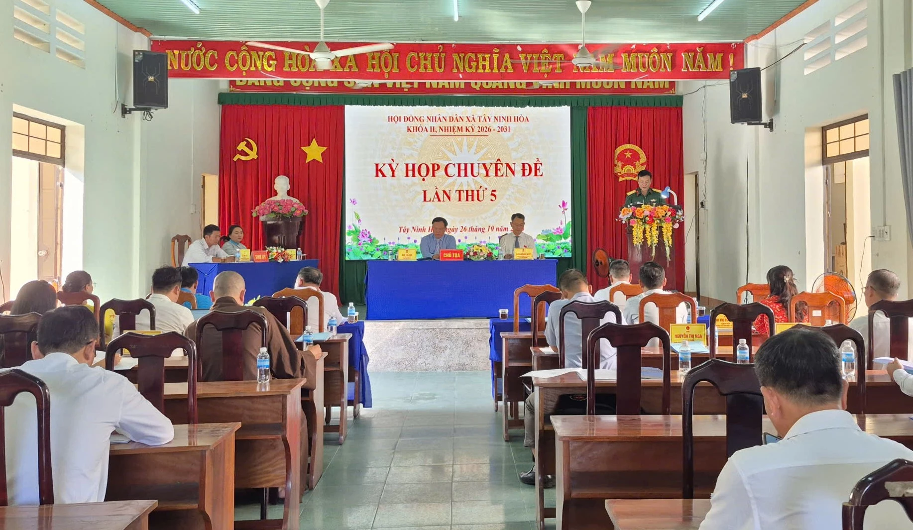 Quang cảnh kỳ họp.
