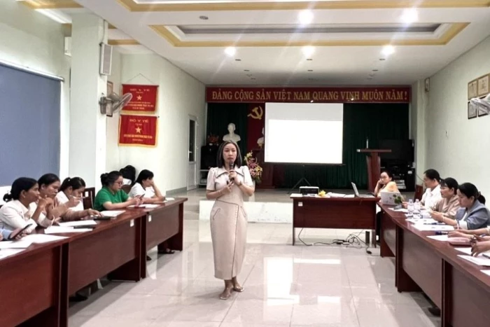 Tập huấn nâng cao năng lực chăm sóc sức khỏe sinh sản vị thành niên cho 31 cán bộ y tế 