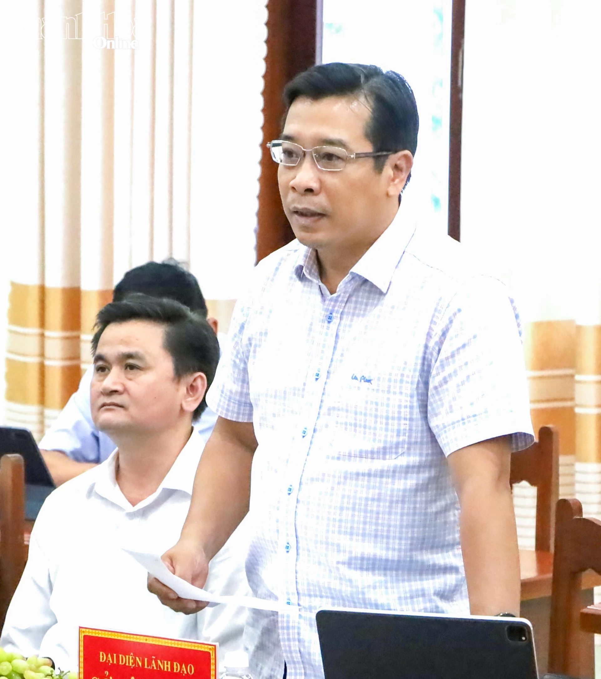 Lãnh đạo Sở Xây dựng giải đáp, trao đổi một số nội dung tại buổi làm việc.