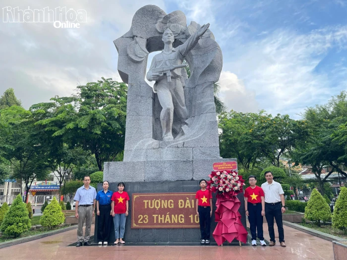 Hơn 70 cán bộ, giáo viên, học sinh Trường THCS Tây Nha Trang tham gia “Hành trình đến địa chỉ đỏ”