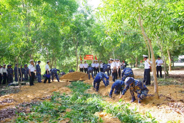 Chấm thi 4 chuyên ngành hậu cần tại Lữ đoàn 146, Vùng 4 Hải quân