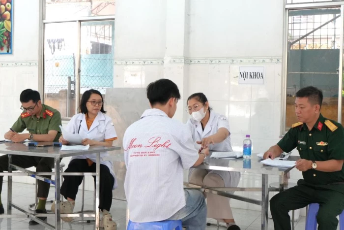 Xã Diên Khánh sơ tuyển sức khỏe công dân thực hiện nghĩa vụ quân sự