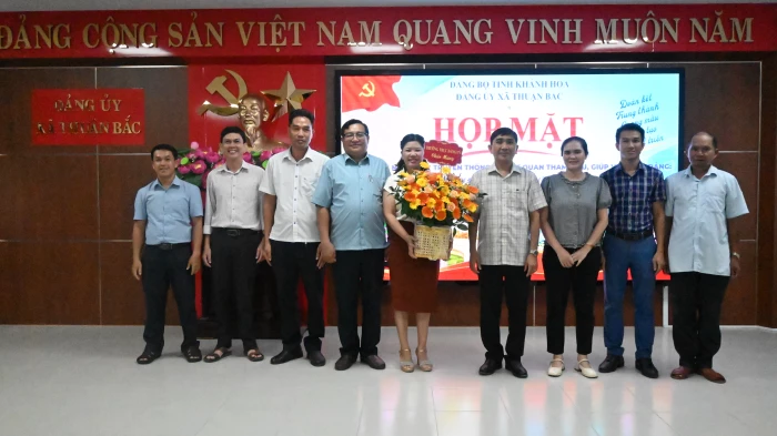 Xã Thuận Bắc họp mặt kỷ niệm ngày truyền thống các cơ quan tham mưu, giúp việc của Đảng