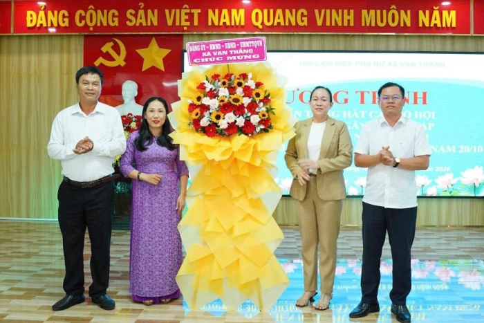 Xã Vạn Thắng gặp mặt cán bộ, hội viên phụ nữ nhân ngày Phụ nữ Việt Nam 20-10
