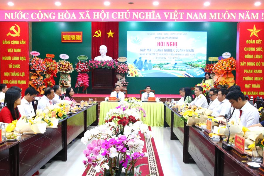 Quang cảnh hội nghị.