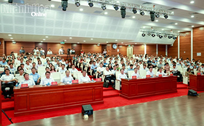 Hội nghị nghiên cứu, học tập, quán triệt các văn kiện Hội nghị lần thứ tư Ban Chấp hành Trung ương Đảng khóa XIV và văn bản triển khai của tỉnh