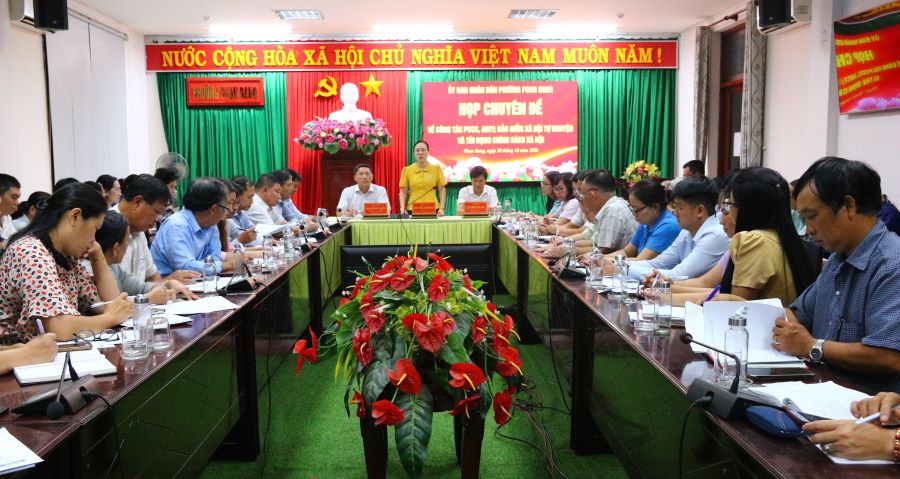 Quang cảnh hội nghị.