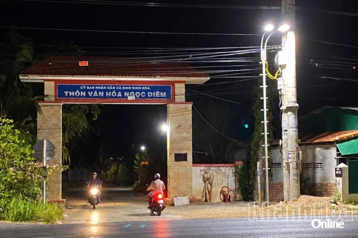 Xã Nam Ninh Hòa: Chung tay thắp sáng đường quê
