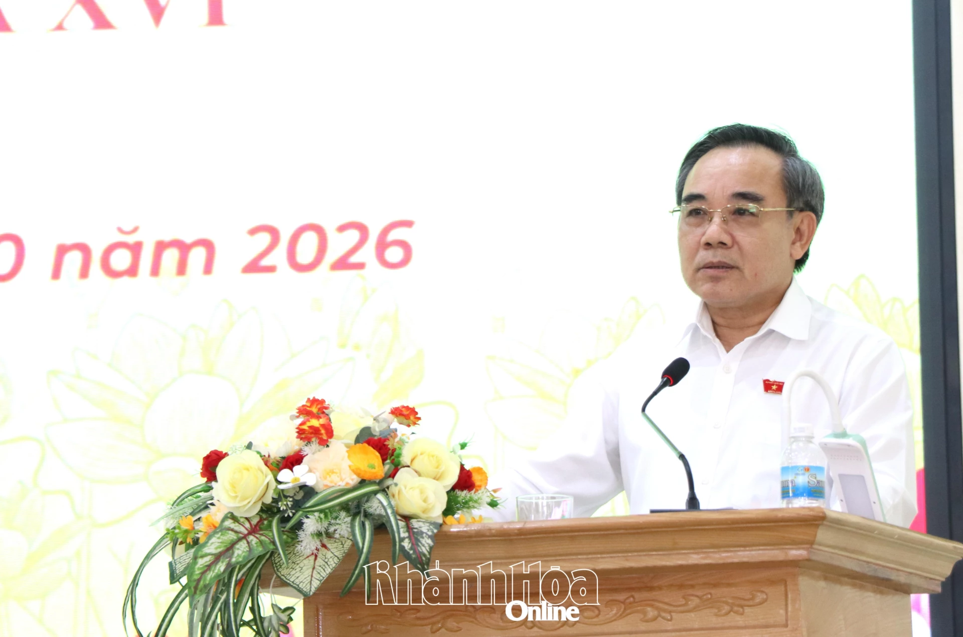Đại biểu Quốc hội tỉnh báo cáo kết quả trả lời kiến nghị cử tri tại các kỳ tiếp xúc trước.