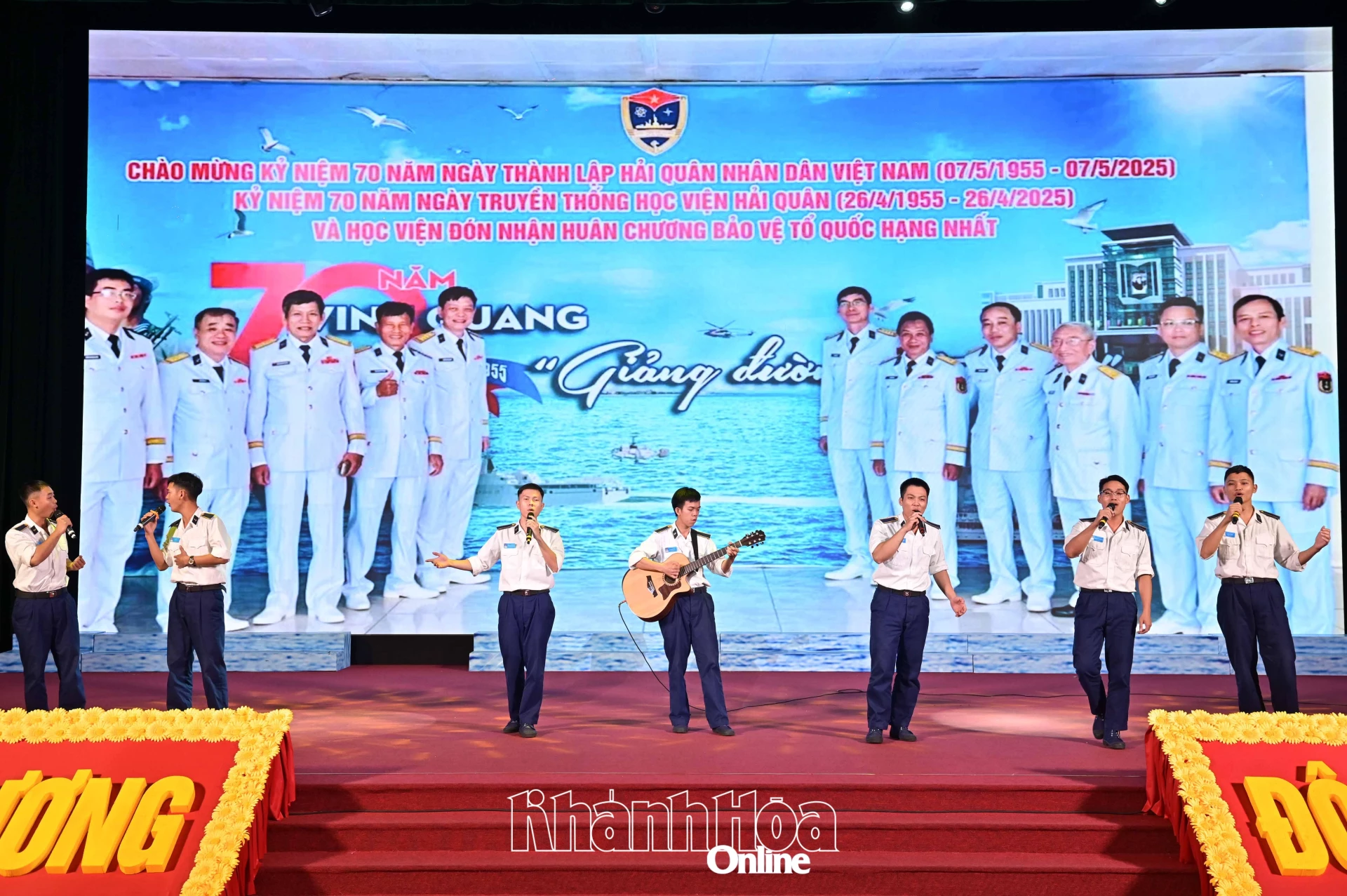 Tiết mục văn nghệ tại chương trình