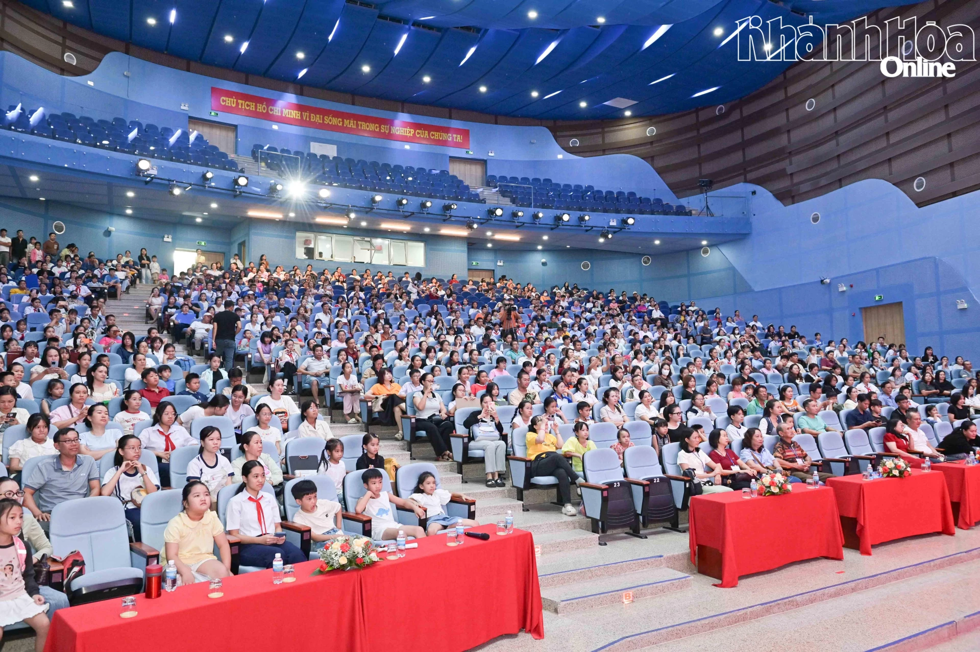 Lần đầu được tổ chức, cuộc thi thu hút hơn 500 thí sinh tham gia.