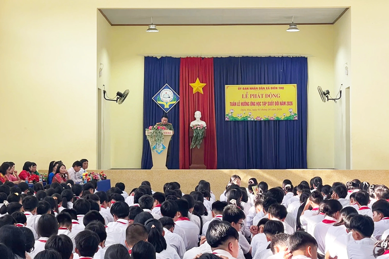 Tại lễ phát động, các đại biểu và học sinh được phổ biến kiến thức về bảo đảm an toàn, bảo mật trên môi trường mạng.