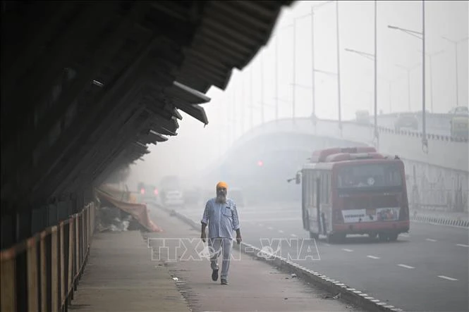 Chính quyền New Delhi lần đầu tiên lên kế hoạch tạo mưa để cố gắng cải thiện chất lượng không khí ở thủ đô ô nhiễm nhất thế giới, vốn đang bị sương mù bao phủ suốt 1 tuần qua.
