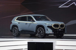 BMW lần đầu khoe SUV X5 "Made in Vietnam"