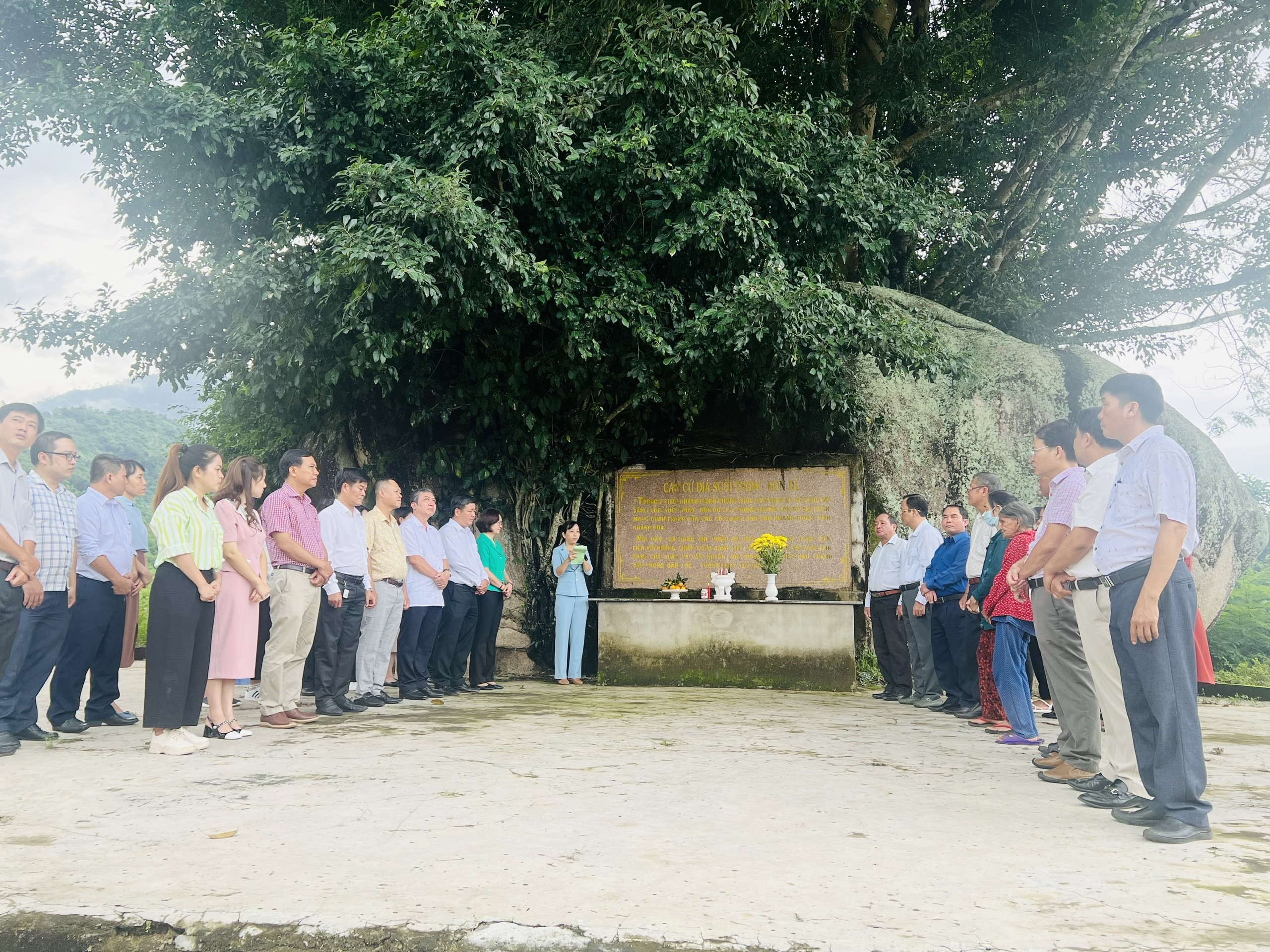 Ban Tổ chức Tỉnh ủy Khánh Hòa tổ chức về nguồn thăm lại Căn cứ cách mạng Hòn Dữ