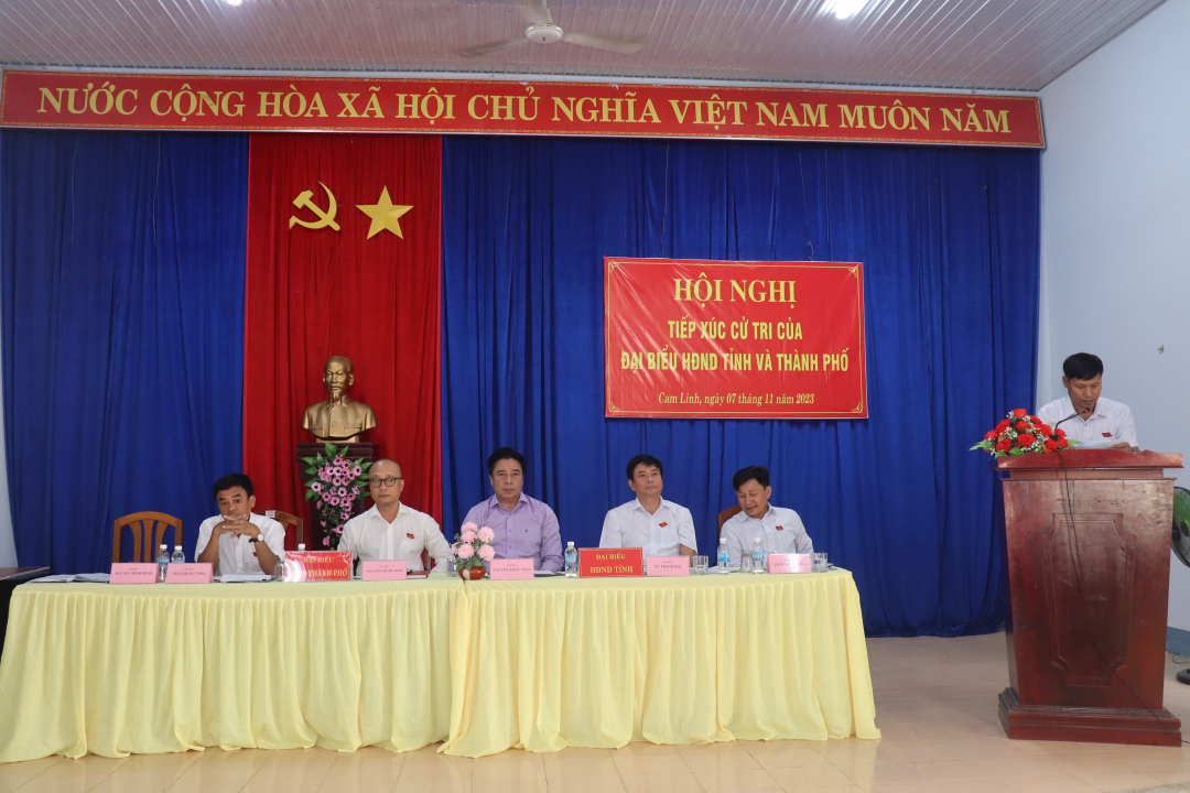 Ông Nguyễn Khắc Toàn tiếp xúc cử tri phường Cam Linh (TP. Cam Ranh)