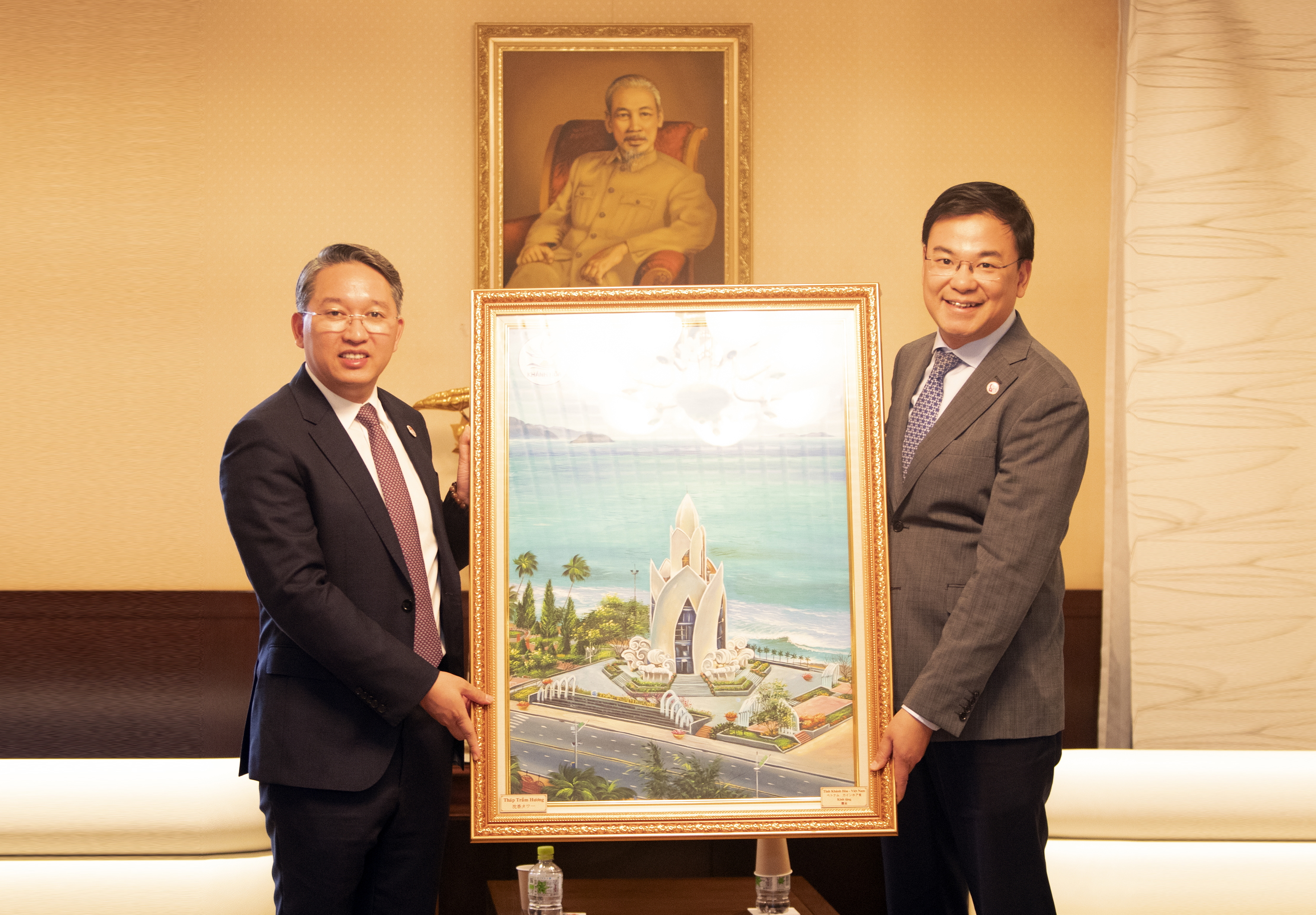 Lãnh đạo tỉnh Khánh Hòa chào xã giao Đại sứ Việt Nam tại Nhật Bản