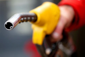 Giá xăng dầu hôm nay (24-11): Tiếp tục trượt dốc