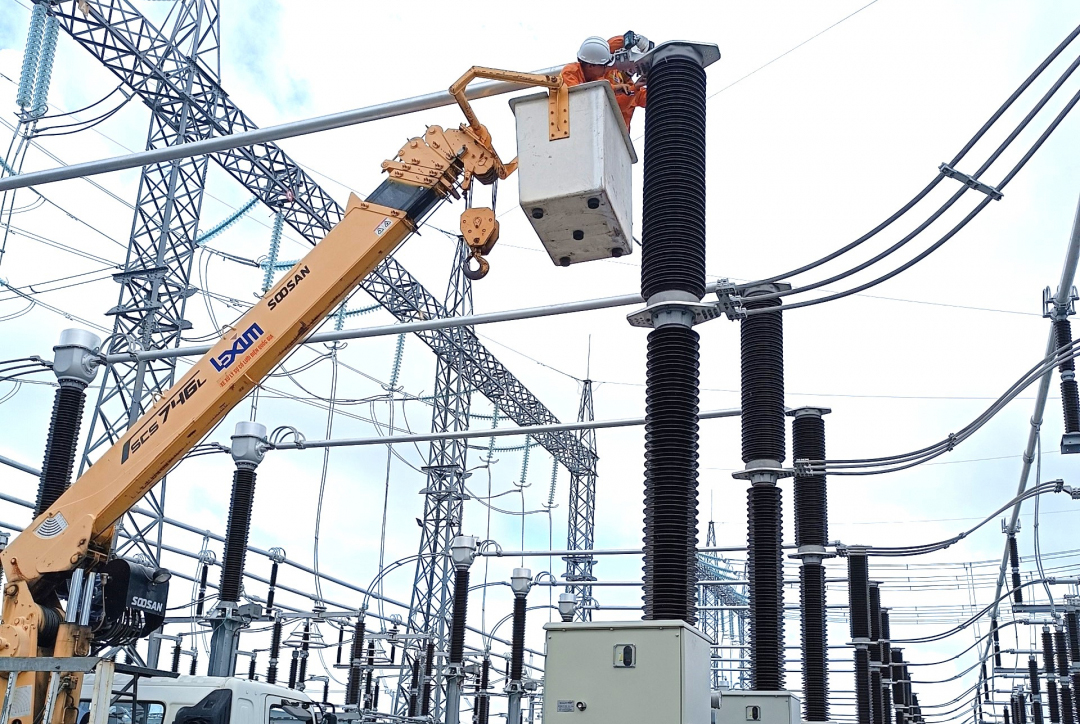 Truyền tải điện Khánh Hòa:  Đảm bảo an toàn lưới điện cao thế