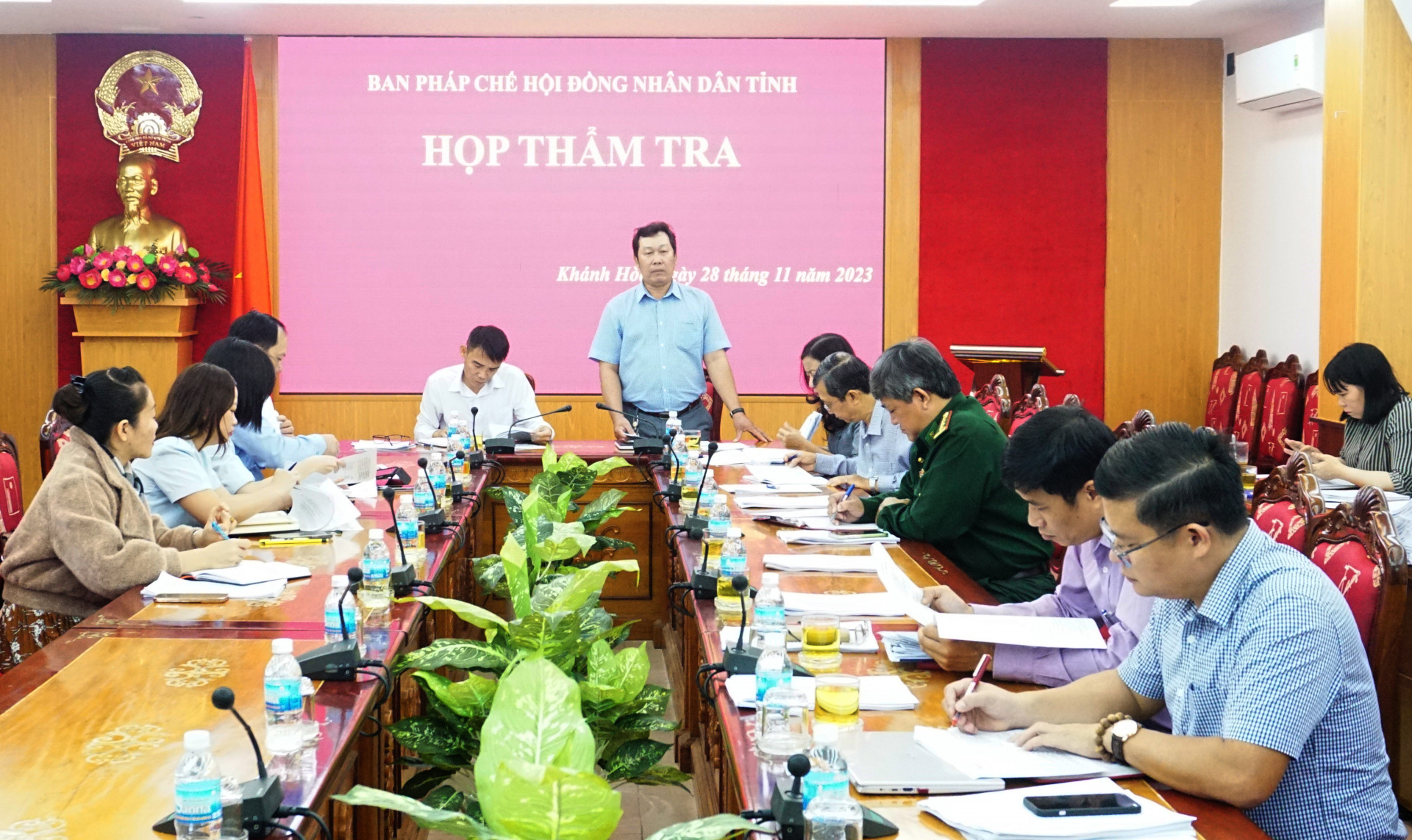 Quang cảnh tại cuộc họp thẩm tra của Ban Pháp chế HĐND tỉnh