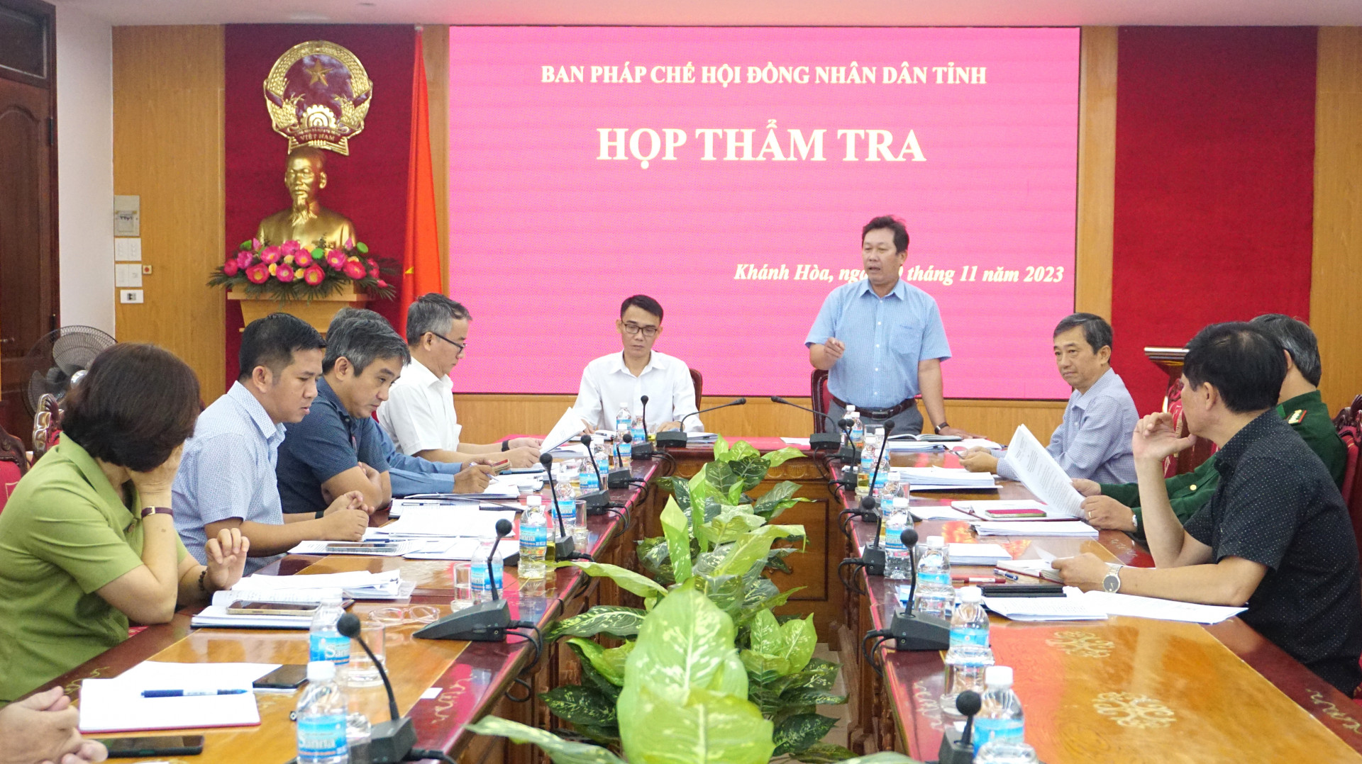 Quang cảnh tại cuộc họp thẩm tra của Ban Pháp chế HĐND tỉnh