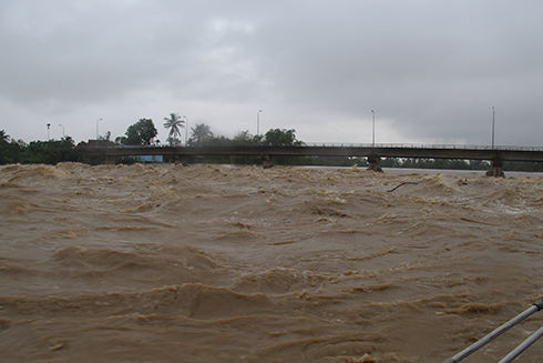 Nước trên sông Cái Nha Trang đang lên lại