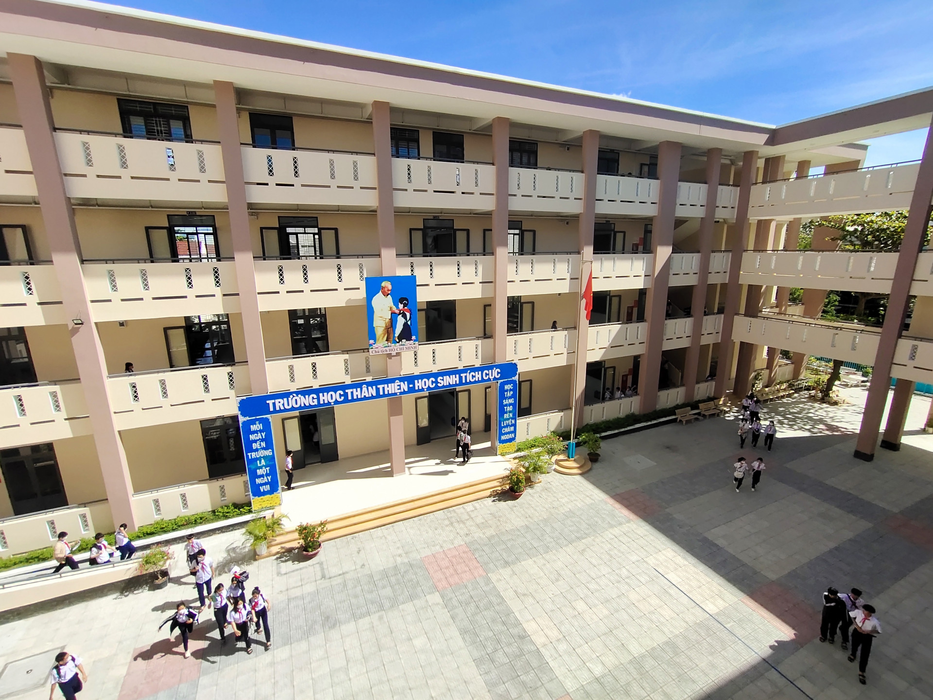 Trường THCS Trưng Vương (TP. Nha Trang) vừa được xây mới. 