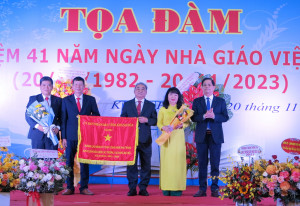 Chủ tịch UBND tỉnh dự tọa đàm kỷ niệm Ngày Nhà giáo Việt Nam tại Trường Cao đẳng Kỹ thuật Công nghệ Nha Trang