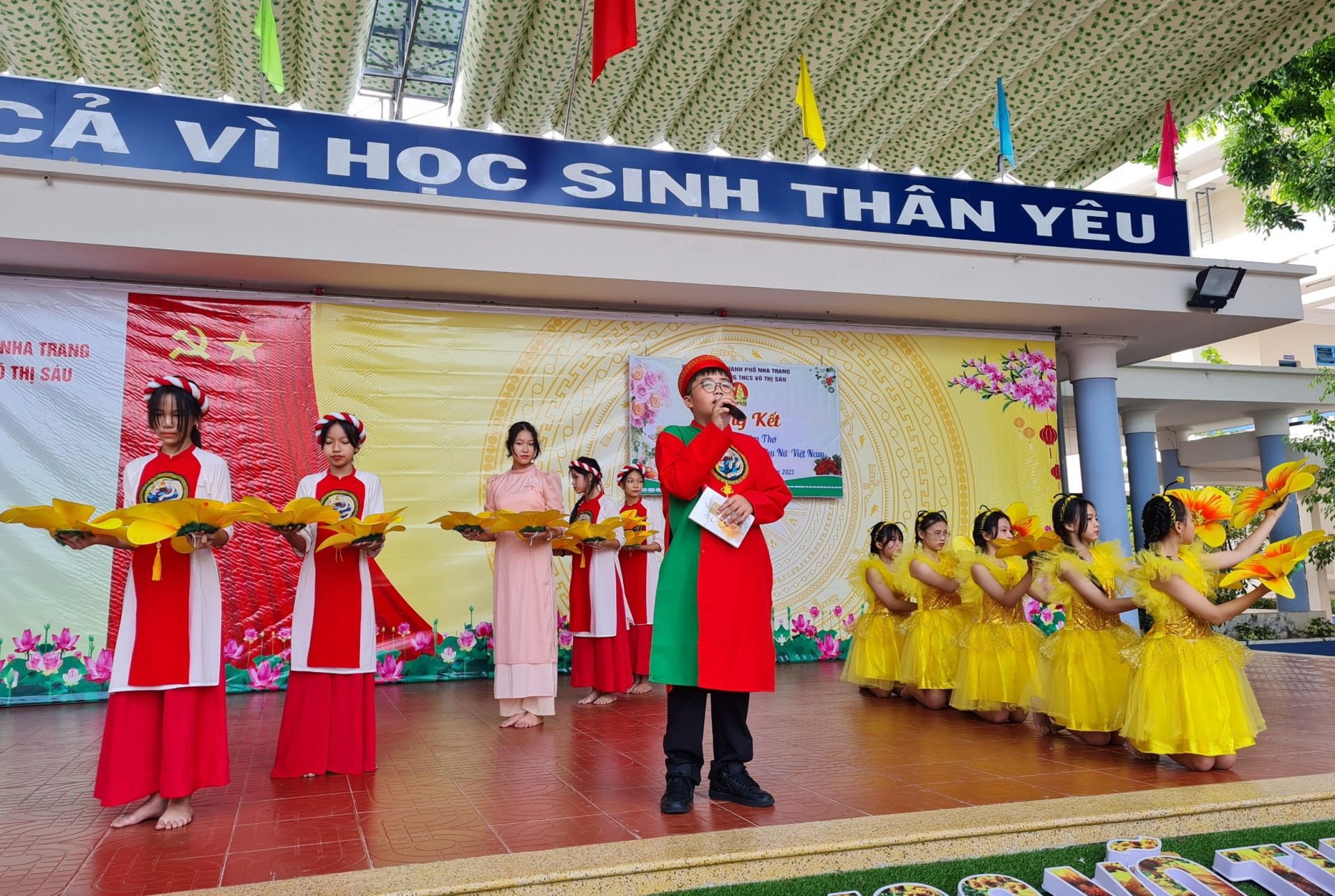 Cuộc thi ngâm thơ dành cho học sinh của Trường THCS Võ Thị Sáu (TP. Nha Trang). 