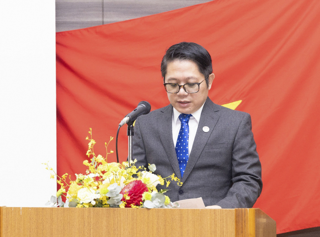 Tổng Lãnh sự Việt Nam tại Osaka Ngô Trịnh Hà phát biểu tại hội nghị.

