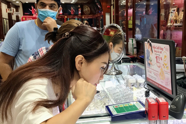 Vàng trong nước cao hơn thế giới 11,3 triệu đồng/lượng